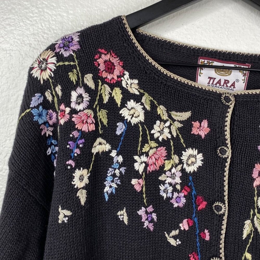 Tiara Vintage Y2K Floral Button Up Cardigan Sweater Embroidered Women Size M - Picture 4 of 13